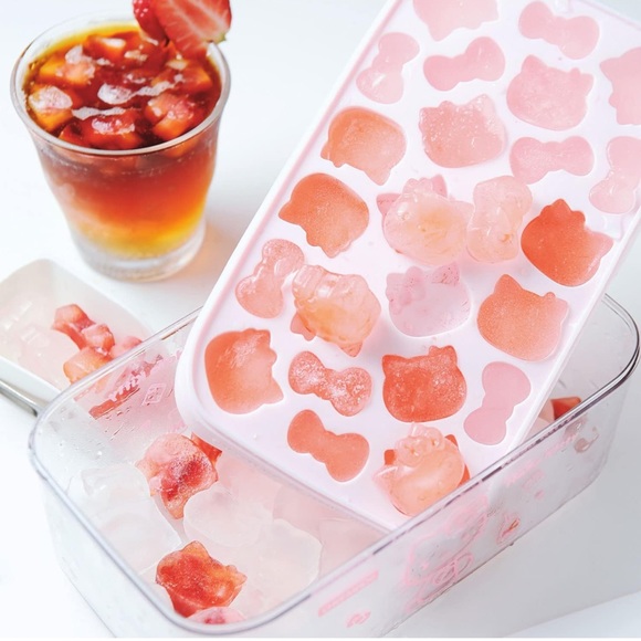 RARE SOLD OUT! HELLO KITTY 💕 ChefMade Ice Cubes & Storage - Picture 3 of 6